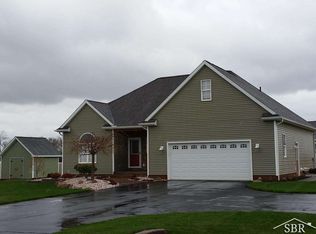 1910 Eagle Ct, Owosso, MI 48867