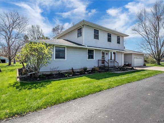 3rd image of 3878 Lockport Rd
