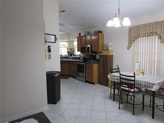 3rd image of 2991 E Waco Dr