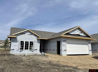 425 E Skylark Trl, Mankato, MN 56001