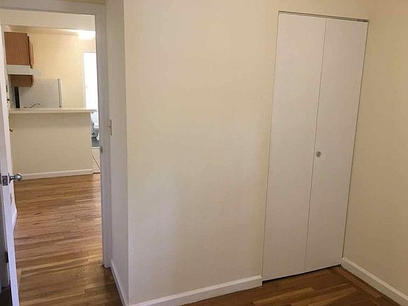 5th image of 171 6th Ave APT C