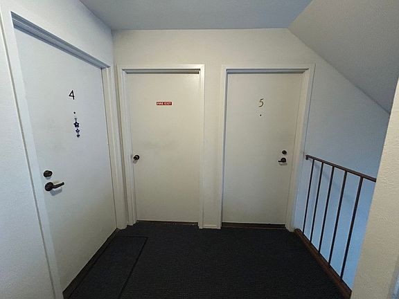 2nd image of 907 Bosworth St APT 5