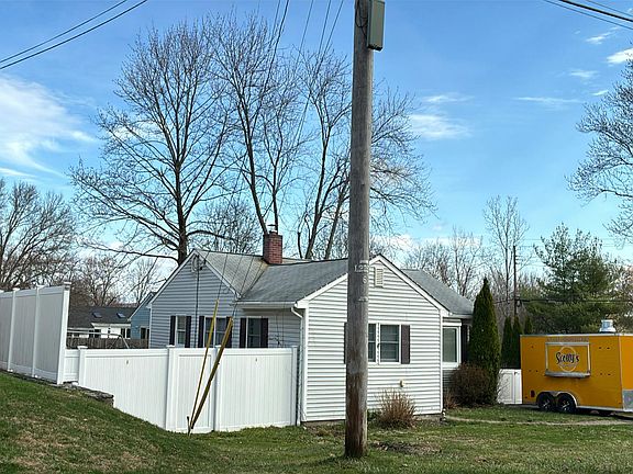3rd image of 24 Tanager Rd