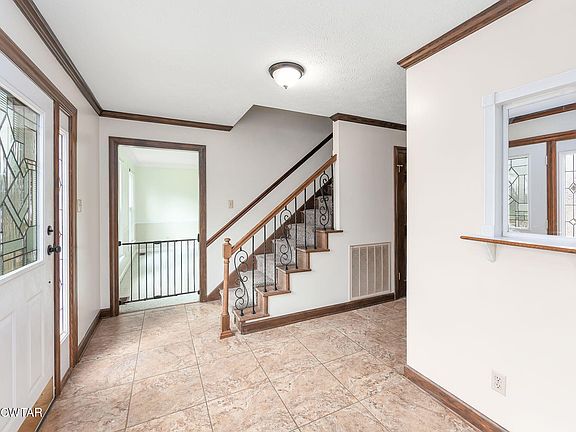 4th image of 15 Leisure Ln