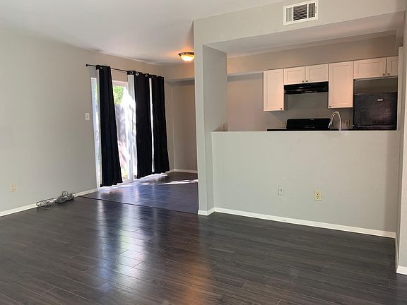 4th image of 6003 Cougar Dr APT A