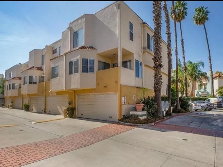 5455 Sylmar Ave #205 — Photo 38