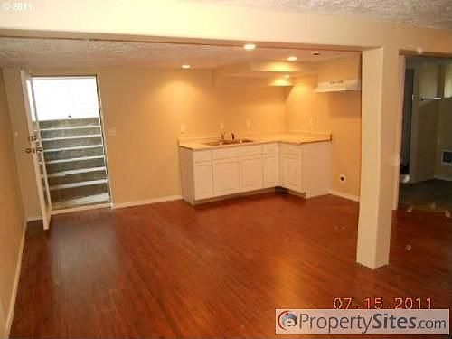 2nd image of 517 W Fourth Plain Blvd