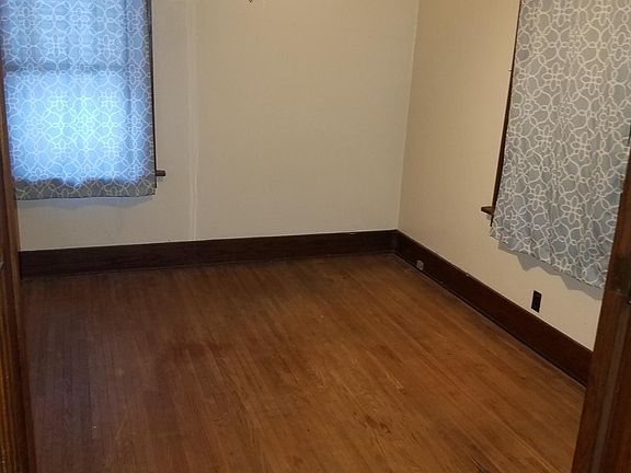 5th image of 221 Pearl St