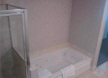 5th image of 17375 Collins Ave #2708