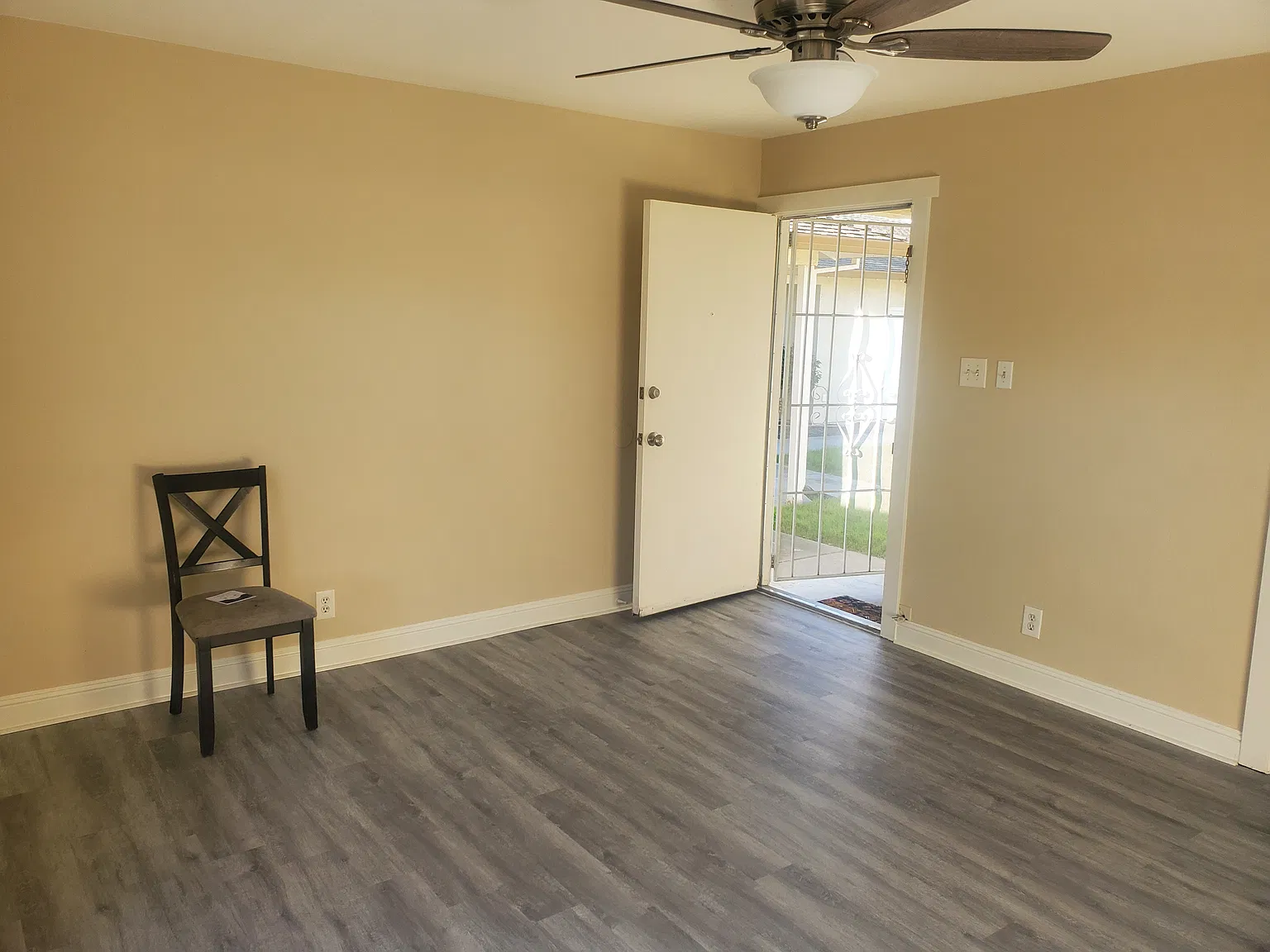 2 bed, 600 sqft, $2,100 — Photo 4