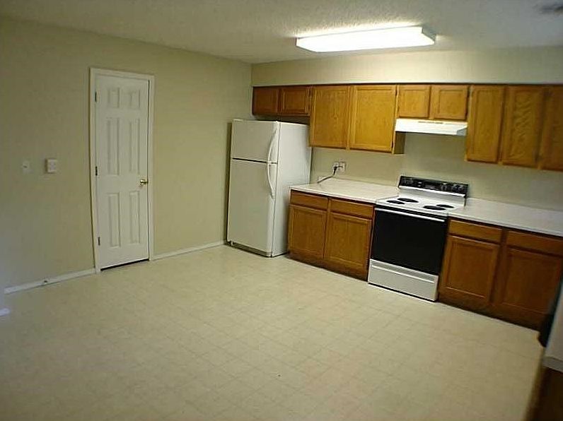 1st image of 44 Holly Dr