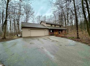 1785 W Burnley Ln, Maple City, MI 49664