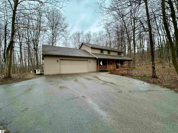 1785 W Burnley Ln, Maple City, MI 49664
