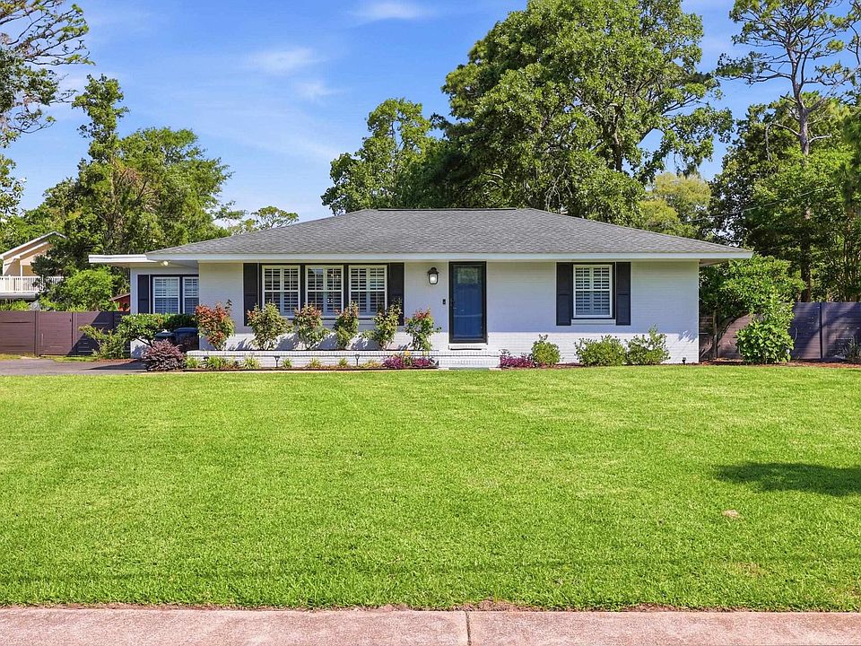 1st image of 3905 Pine Lake Dr.