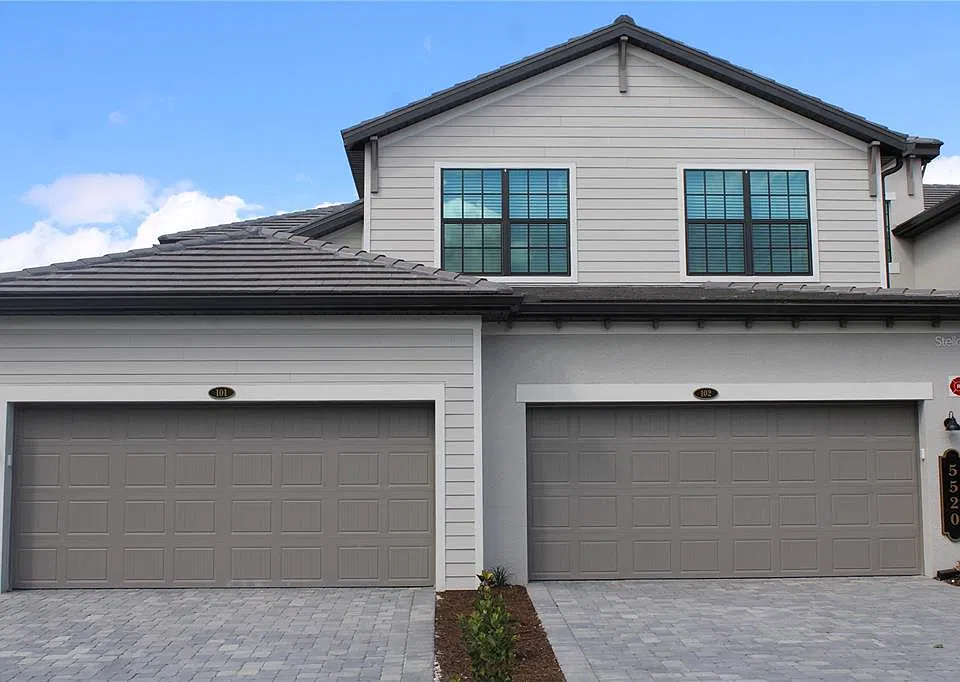 5520 Summit Pt #101