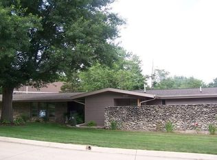701 Hillside Dr, Fairfield, IA 52556