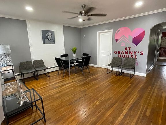 4th image of 3706 Howard Park Ave