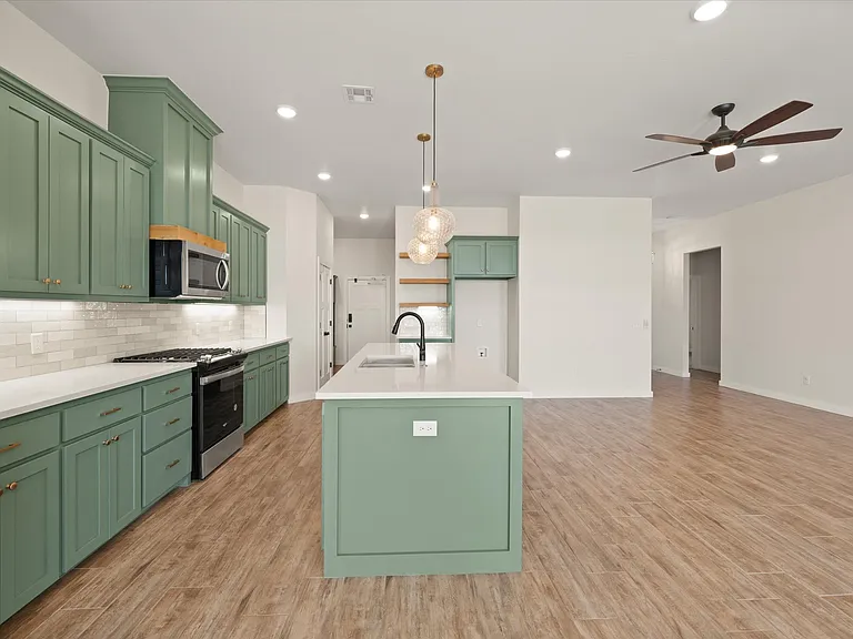 11028 NW 19th St — Photo 11