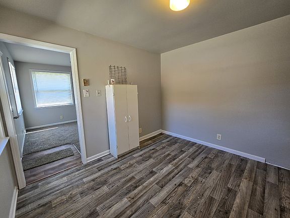 3rd image of 414 Redbud Ln #0