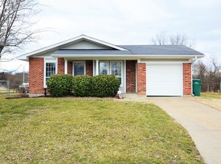 1 Oak Knoll Dr, Saint Peters, MO 63376