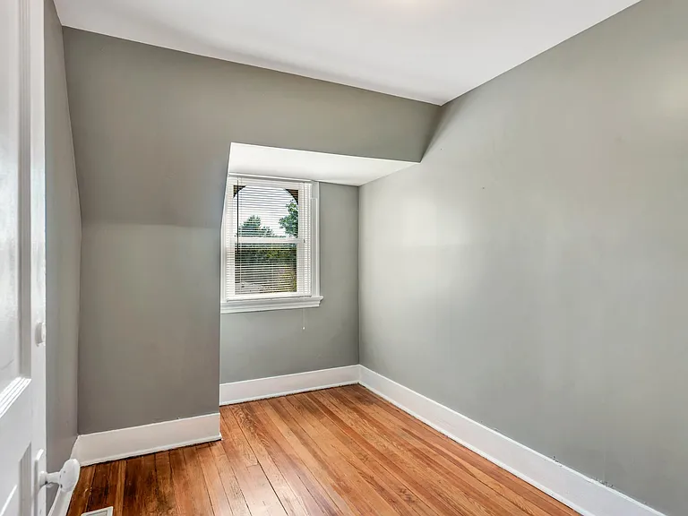 2107 Russell Blvd #2E — Photo 14