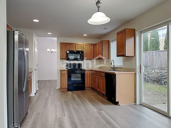 3rd image of 18606 112th Ave