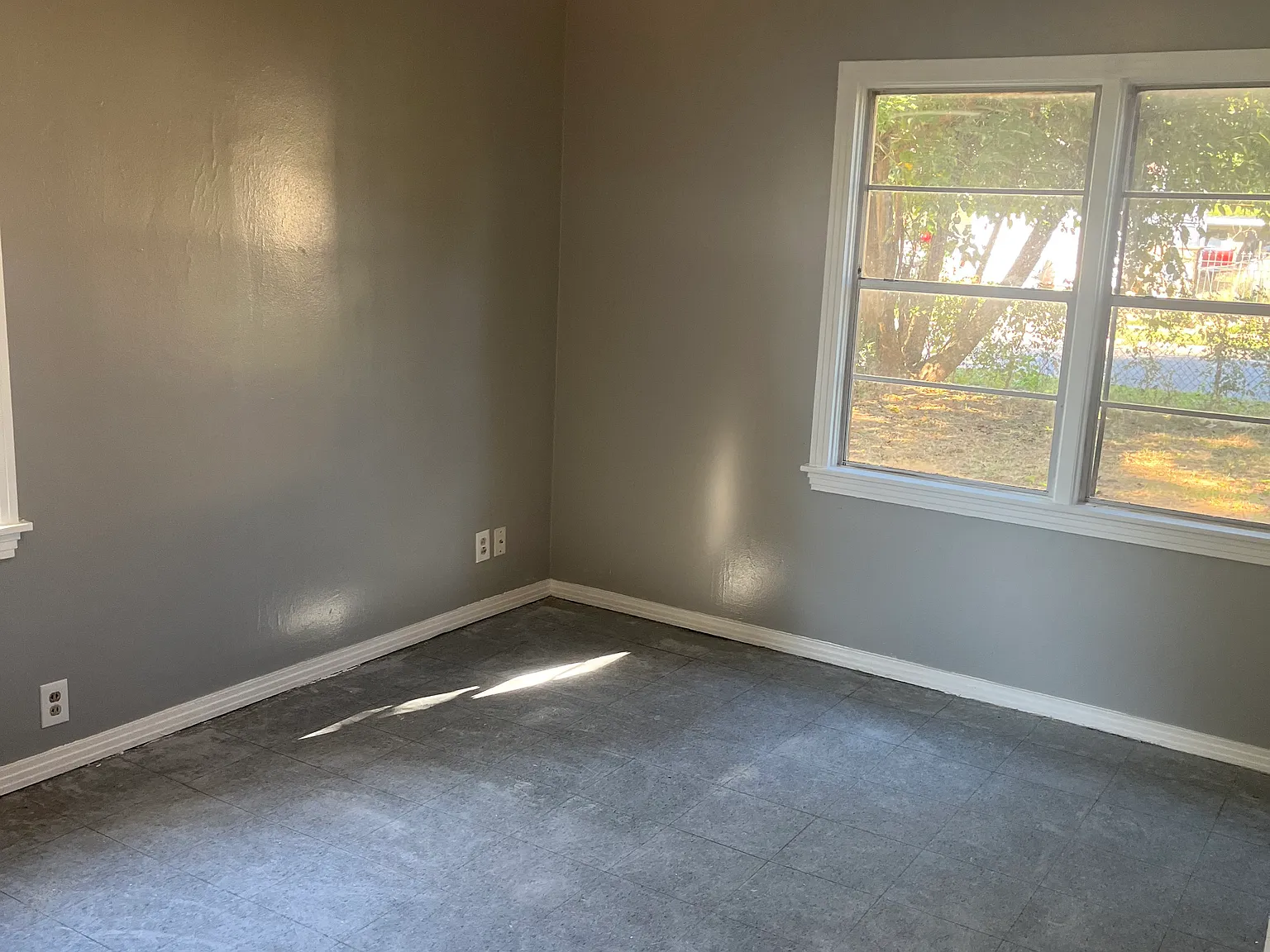 5 bed, 1610 sqft, $1,399 — Photo 4