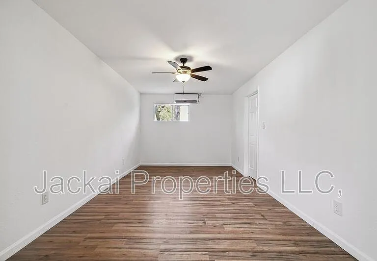2038 Avon Dr — Photo 18