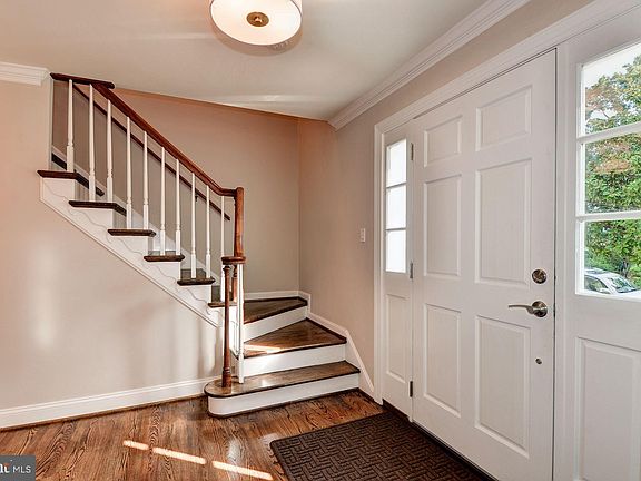 5th image of 3130 N Abingdon St