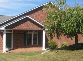 2501 Feather Garden Cir, Vinton, VA 24179