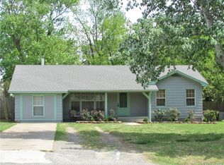 1118 N Country Club Rd, Muskogee, OK 74403