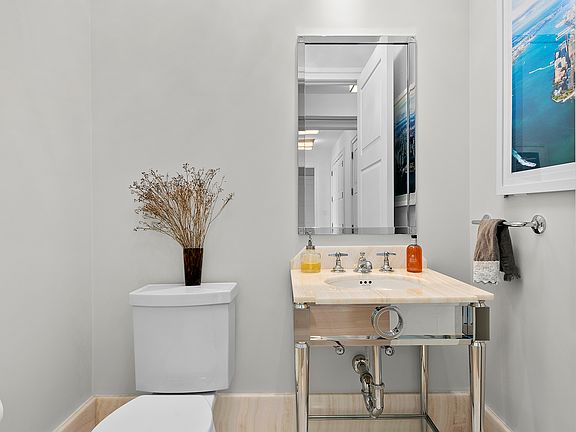 5th image of 30 Park Pl APT 52A