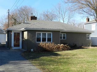 71 Fox Blvd, Massapequa, NY 11758