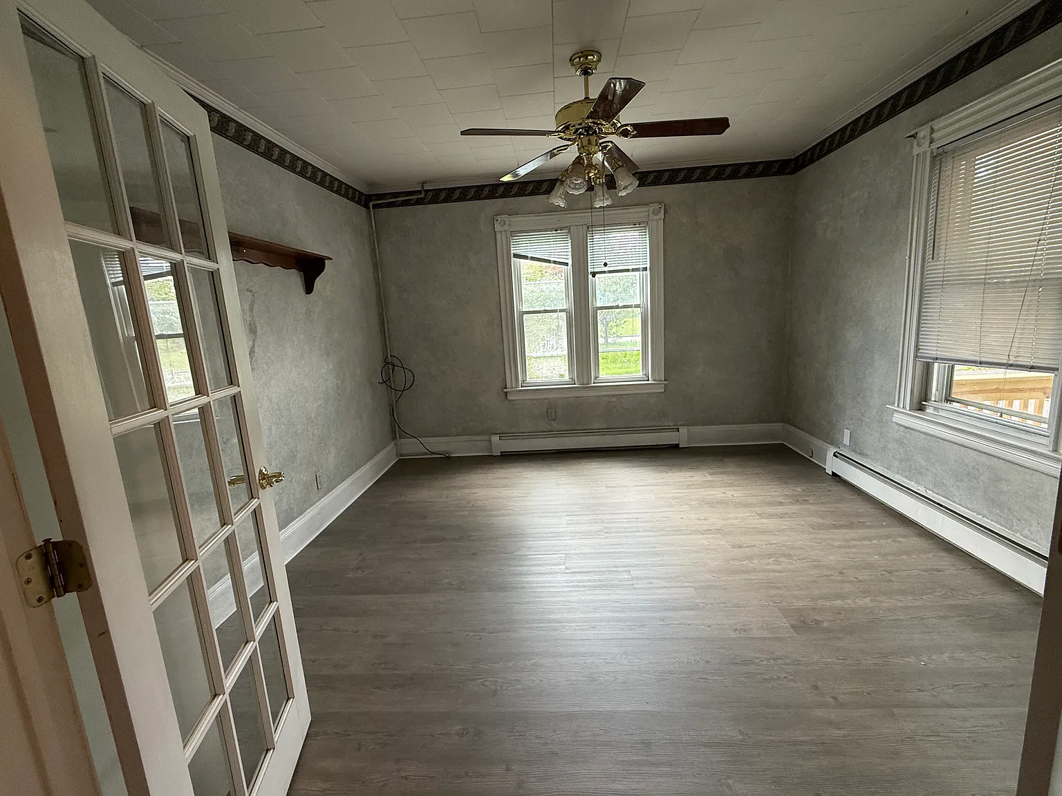 5 bed, 2.5 bath, 1635 sqft, $3,200 — Photo 3