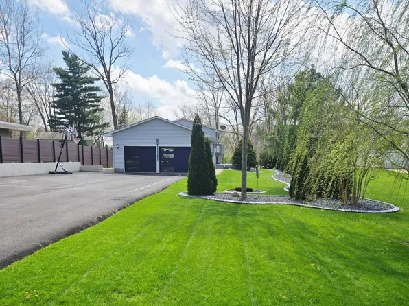 9285 E Sleepy Hollow Pkwy, Cromwell, IN 46732