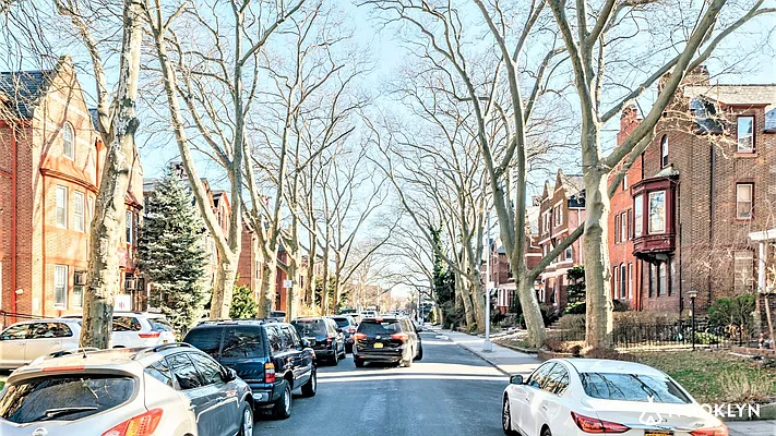 Rented by Nooklyn NYC LLC | media 60