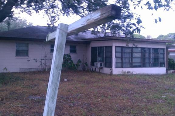 2nd image of 1583 Buck St