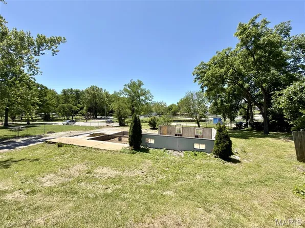 2215 Maxville Ln, Arnold, MO 63010