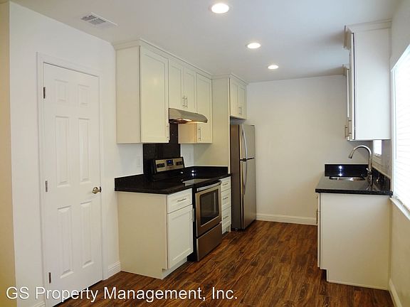4th image of 980 Sobrato Dr APT D