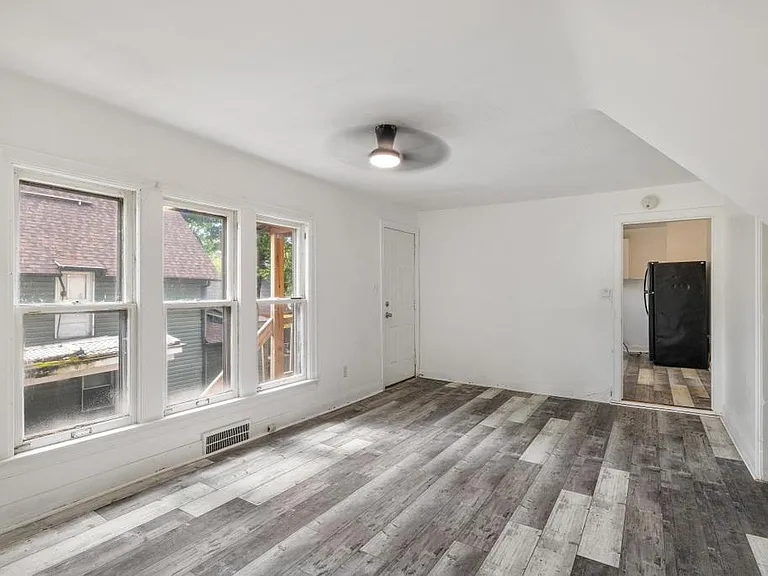 242 Crocker Blvd — Photo 26