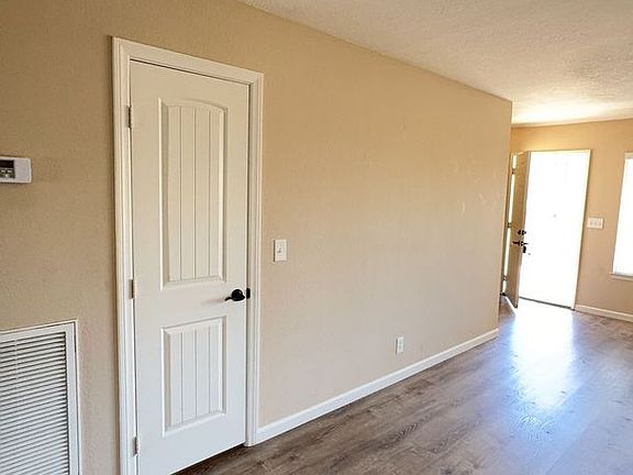 2nd image of 16421 Apple Valley Rd APT 2