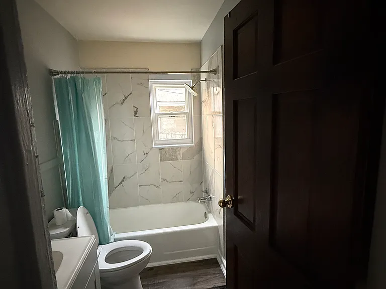 2043 N Glenridge Dr #1 — Photo 7