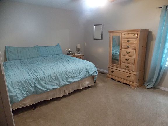 Master bed - King bed