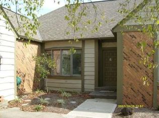 18 Callery Pear Dr, Batesville, IN 47006