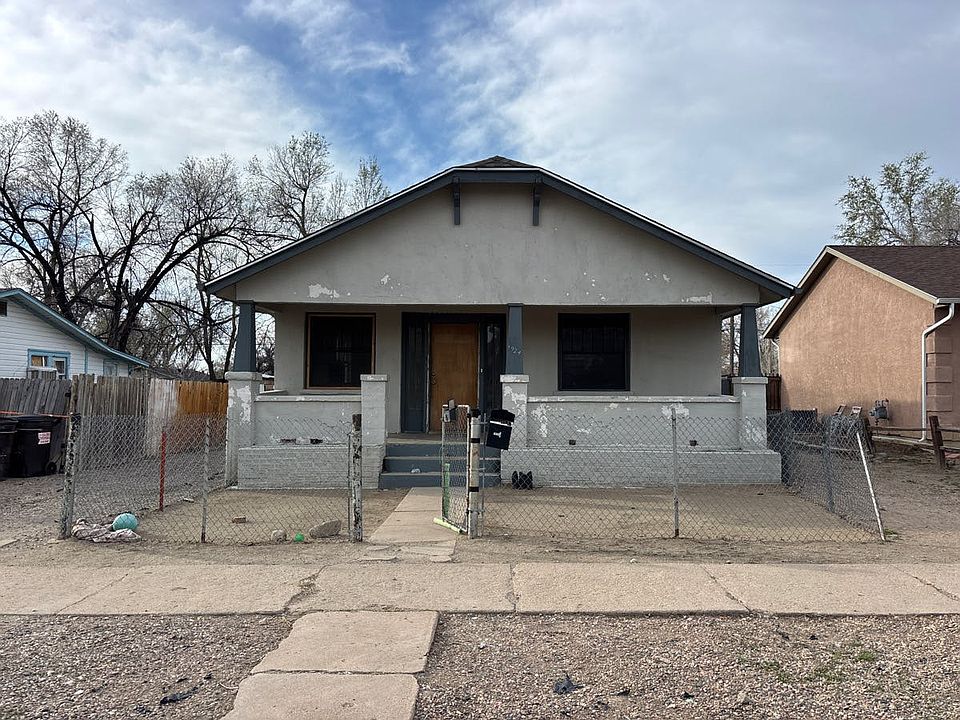 1st image of 1924 E 9th St