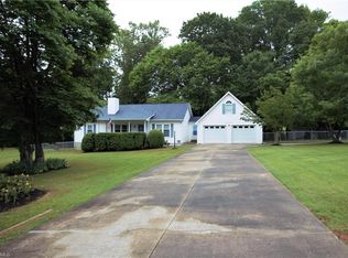 2574 White Pine Ln, Mebane, NC 27302