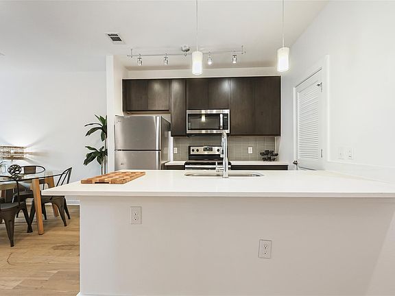 4th image of 2505 Thornton Rd #3201