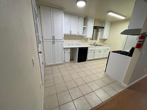 4th image of 12053 Lacie Ln