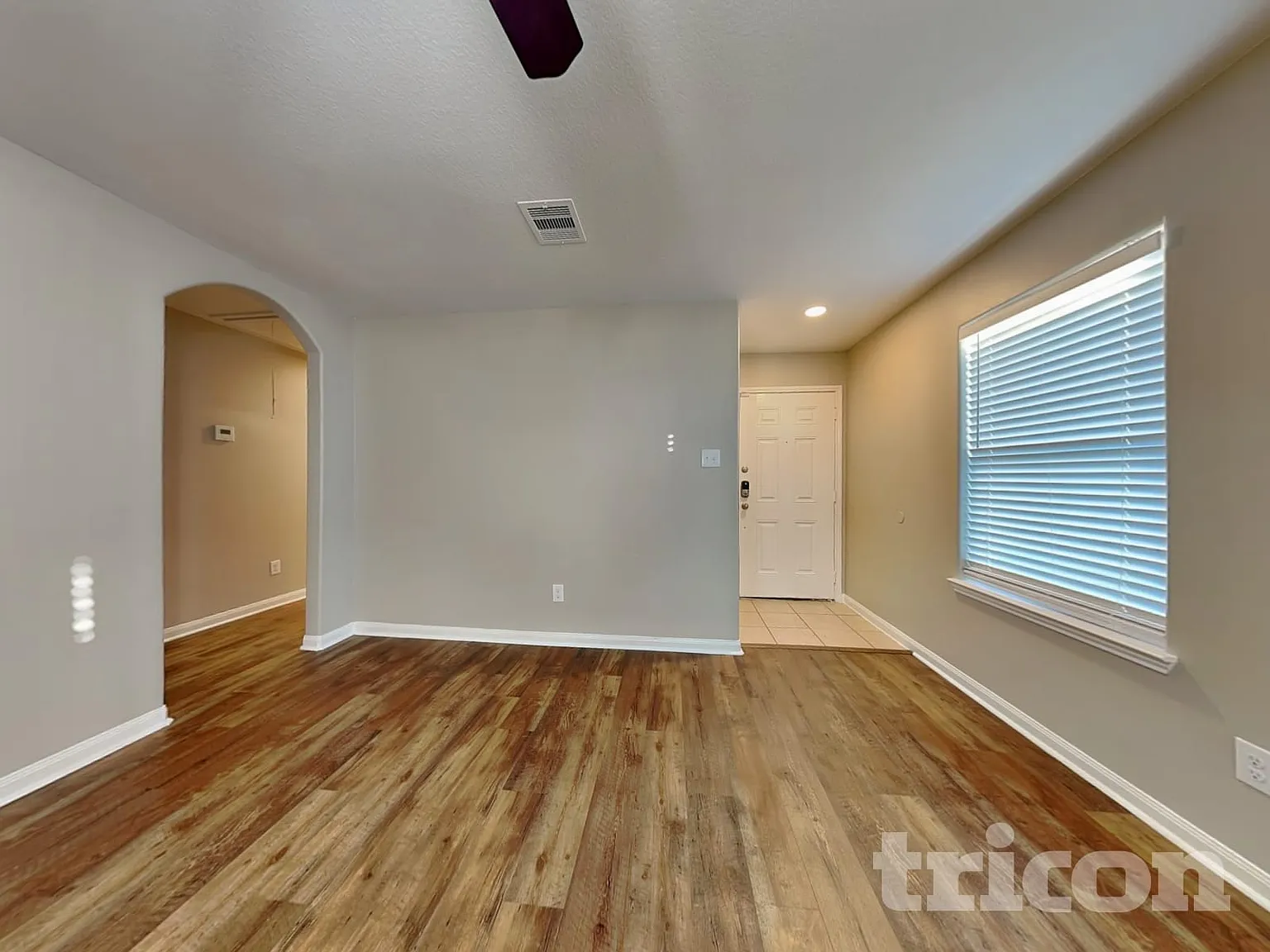 8122 Hall View Drive Houston TX — Photo 2