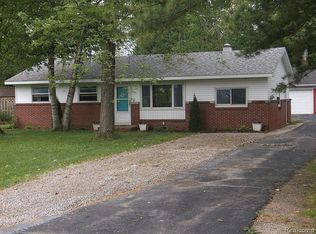 6480 Jay Dr, Lambertville, MI 48144